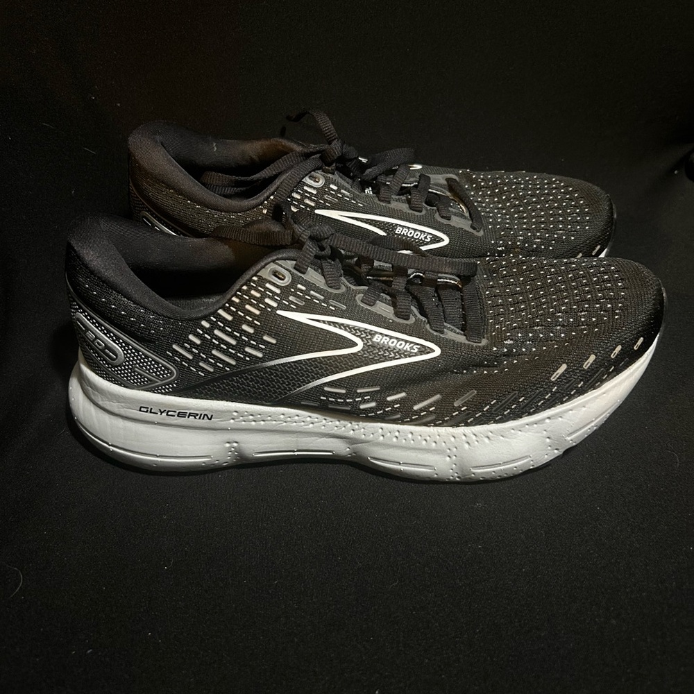 Brooks Women’s 8 Wide Glycerin 20 Black Running Shoes